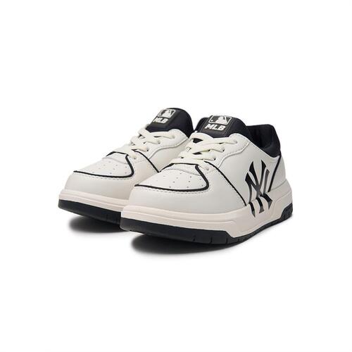 MLB Flex New York Yankees Kids' Sneakers White | 6935724-DJ