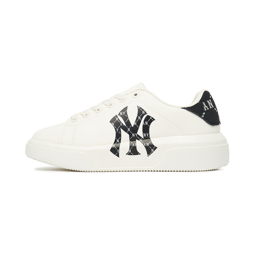 MLB Heel Monogram New York Yankees Chunky Jogger White | 3574619-QN