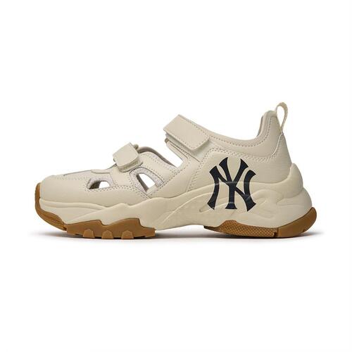 MLB Mask New York Yankees Sandals Beige | 7963824-RF