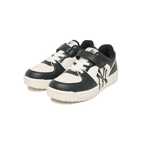 MLB New York Yankees Kids' Sneakers Black | 4312970-IN