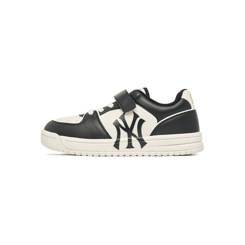 MLB New York Yankees Kids\' Sneakers Black | 4312970-IN